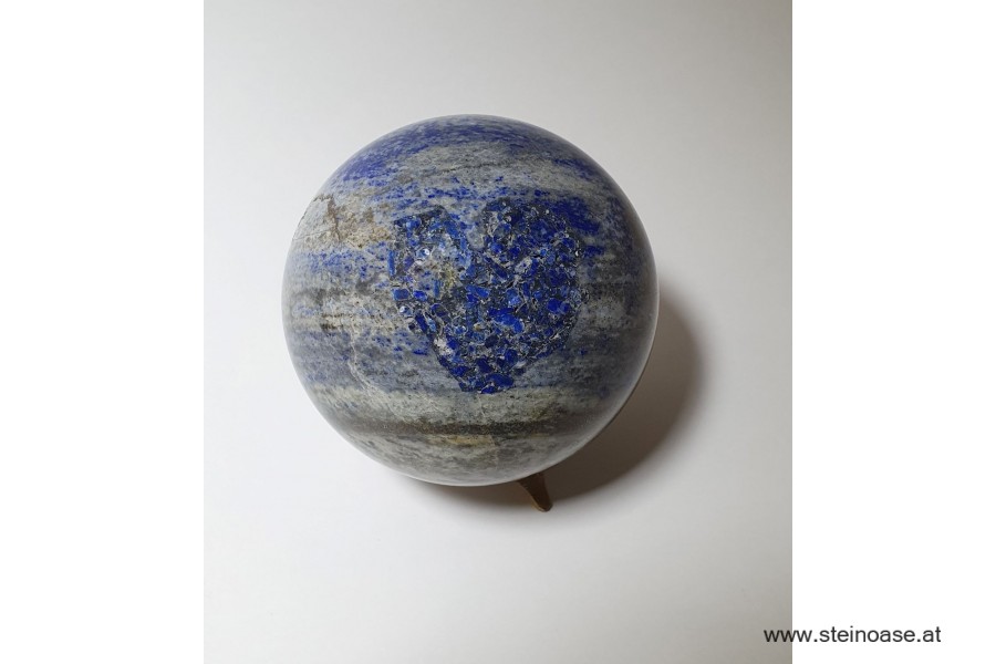 Lapis Lazuli Kugel mit 'Herz'  80mm